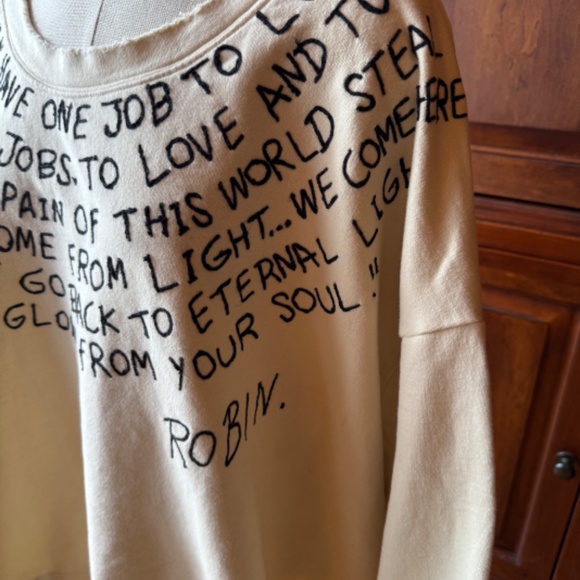 Magnolia Pearl Shine Fearlessly Sweatshirt *RARE - Picture 5 of 7